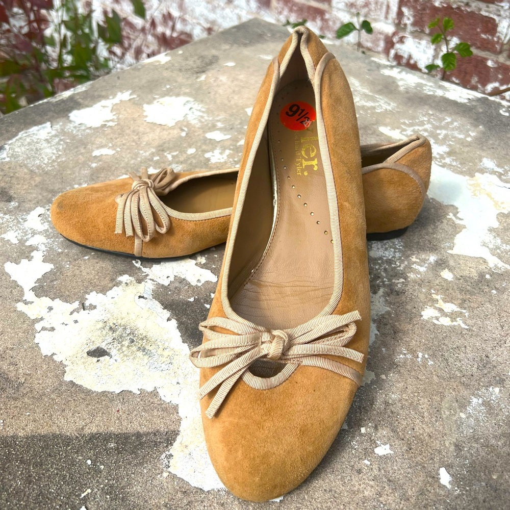 Richard Tyler Suede Tan Ballet Flats Size 9.5